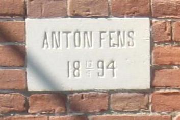 Bestand:Steen Fens KG.jpg