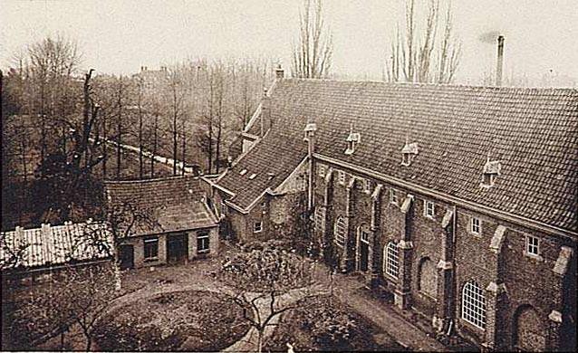 Bestand:Klooster 1919-1922.jpg